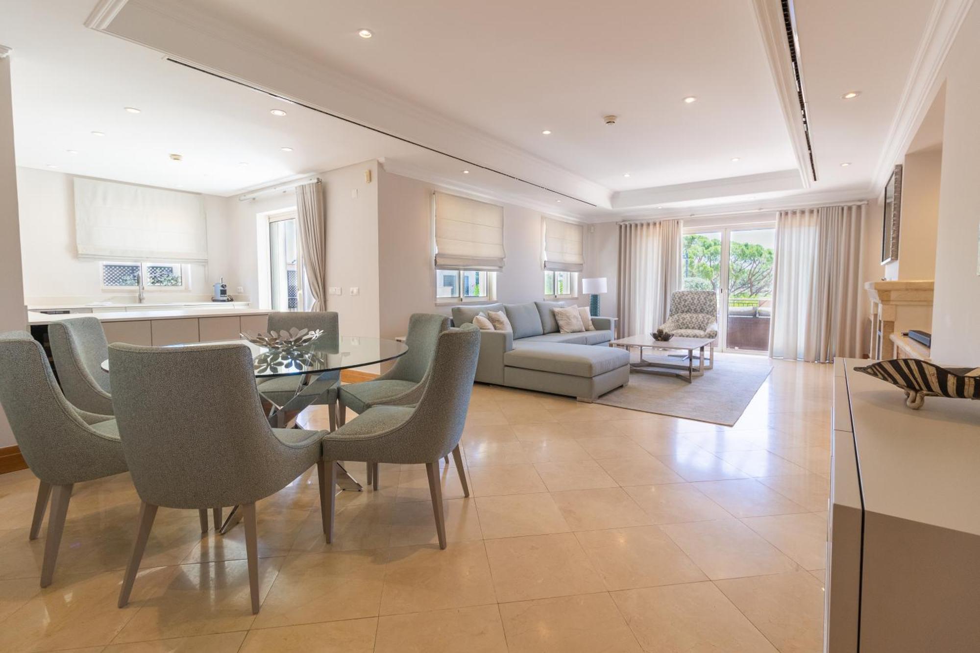 Dunas Douradas Beach Club Vale do Lobo Rum bild